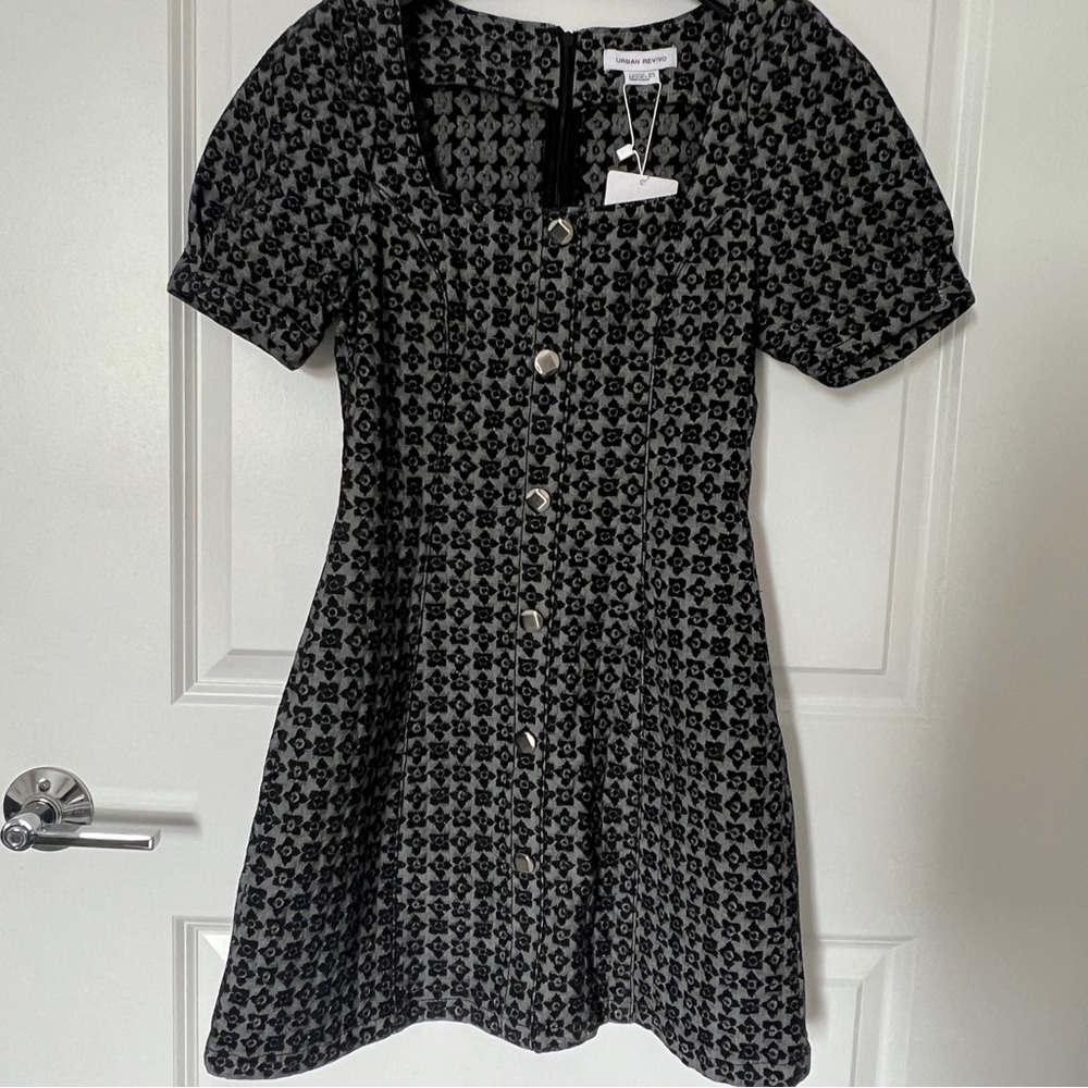 Urban Revivo Square Neck Slim Fit Dress